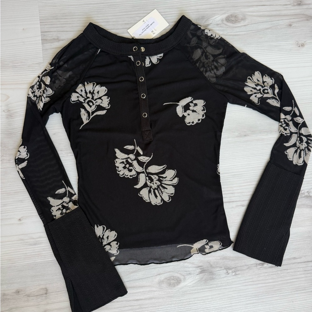 NEW PROMESA sheer top